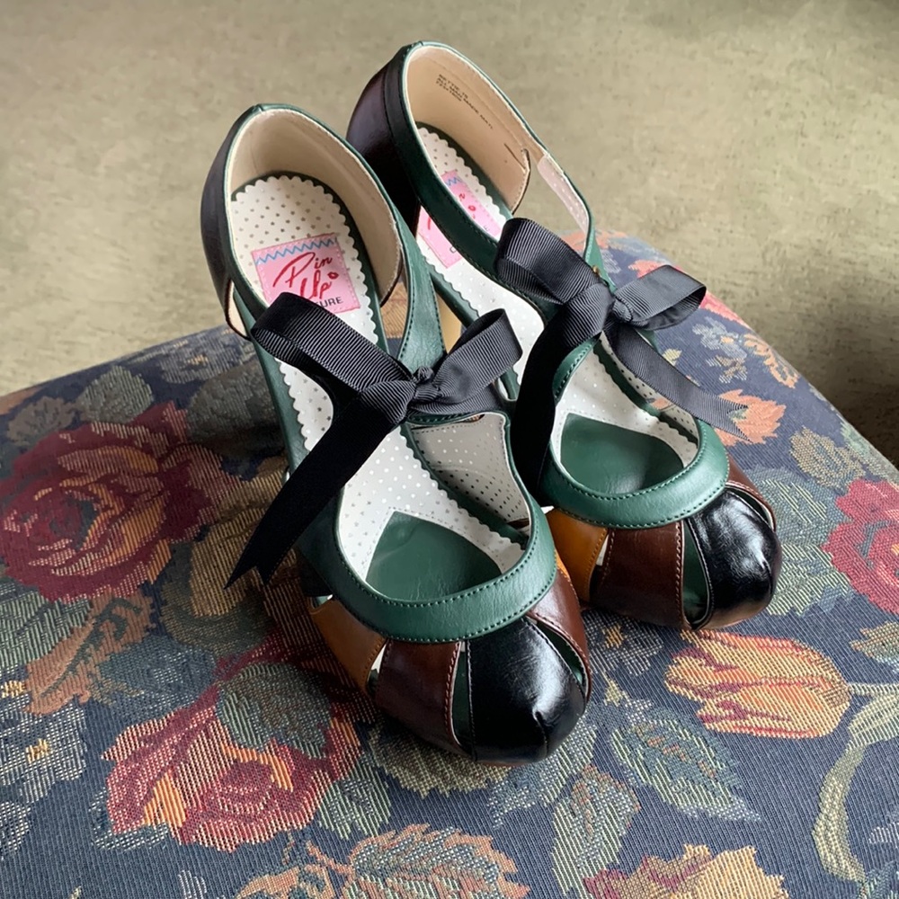 🎀👠Multi Colour Pin Up Pumps with Bow Detail 🎀👠